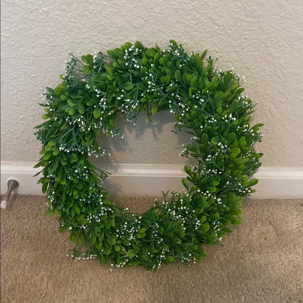 Green Holiday Wreath